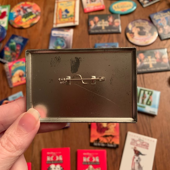 Vintage Dreamworks Antz Promotional Pin - Picture 2 of 2